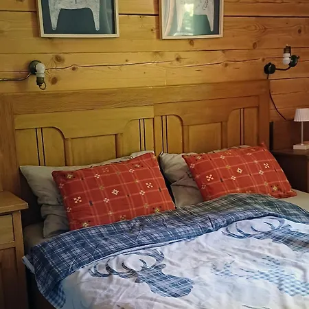 Сasa de vacaciones Loghouse In The Forest *